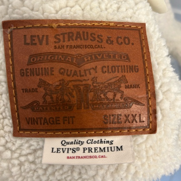 Levi's Blue Denim Jacket with Sherpa Collar - Picture 3 of 11